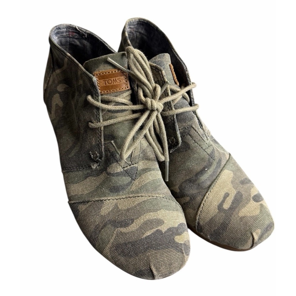 TOMS Camo Wedge Ankle Boots Women's Size 8.5 Lace Up Canvas Casual Shoes‎